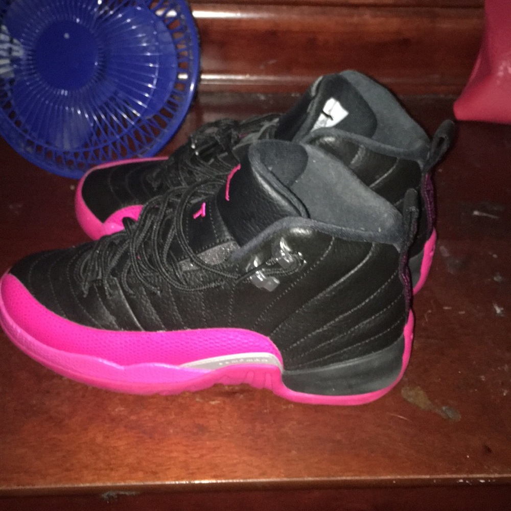 pink/black jordan 12s - Picture 2 of 5
